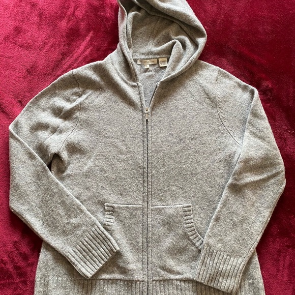 Pria gray lambs wool sweater hoodie - Picture 4 of 12